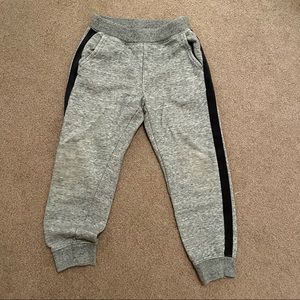 Uniqlo Kid’s Grey Sweatpants Striped Size 8